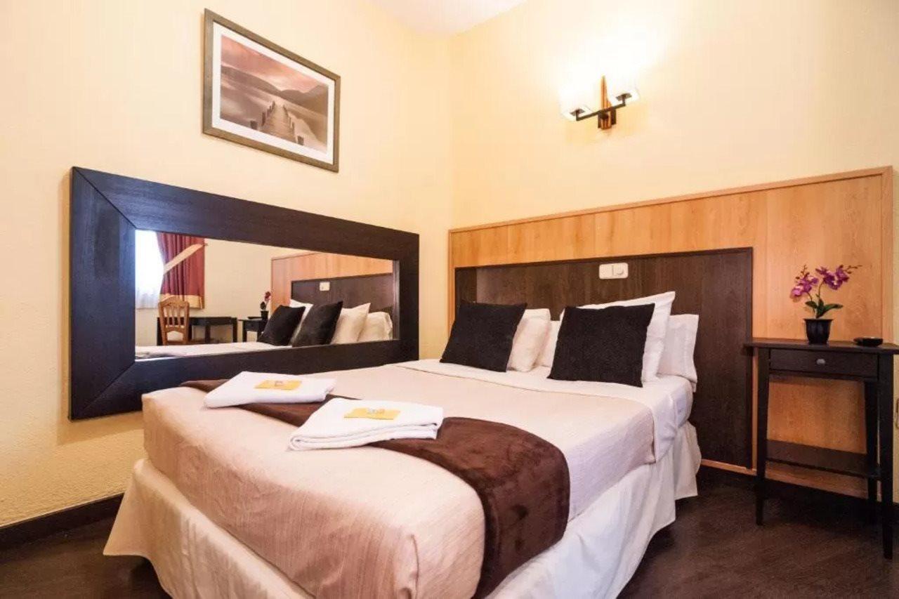 Hostal Gallardo Madrid Eksteriør bilde