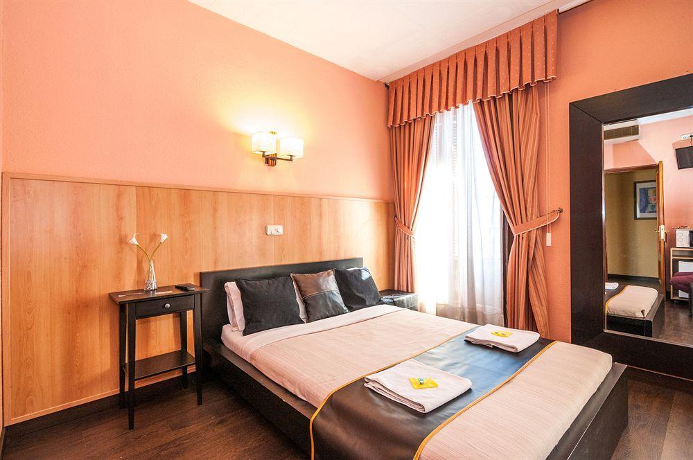 Hostal Gallardo Madrid Eksteriør bilde