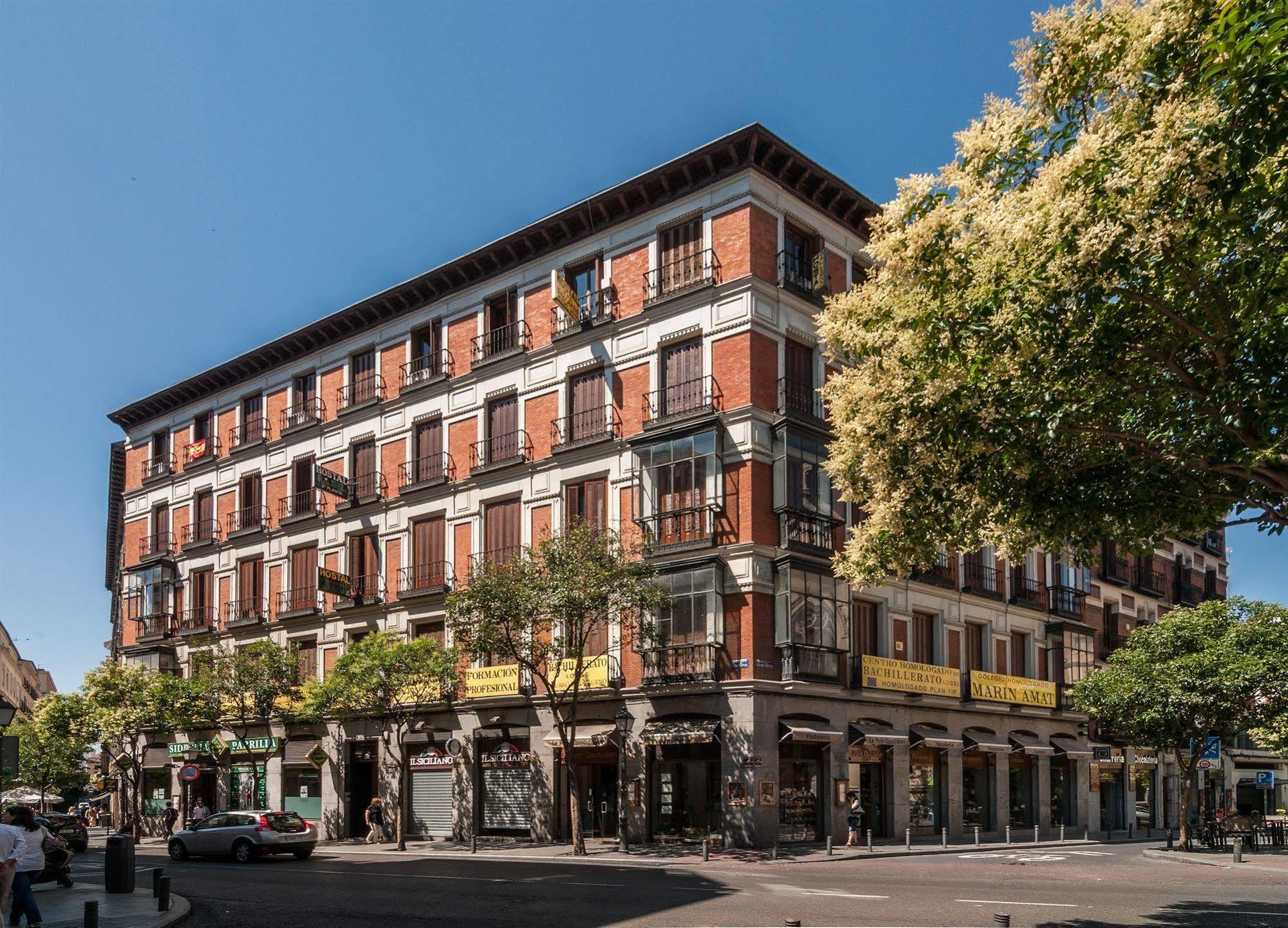 Hostal Gallardo Madrid Eksteriør bilde