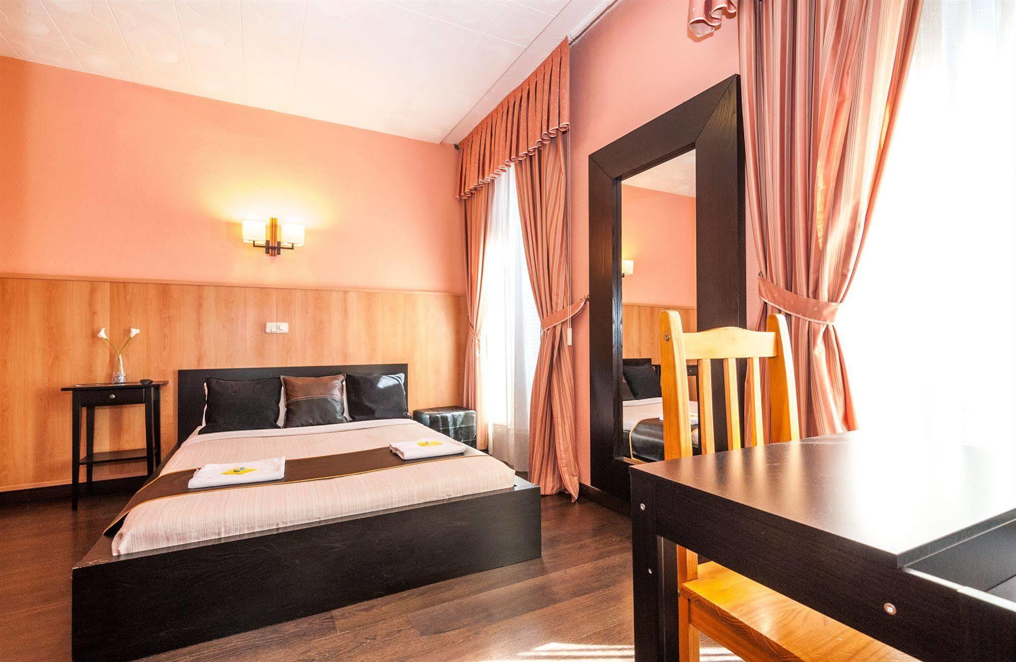 Hostal Gallardo Madrid Eksteriør bilde
